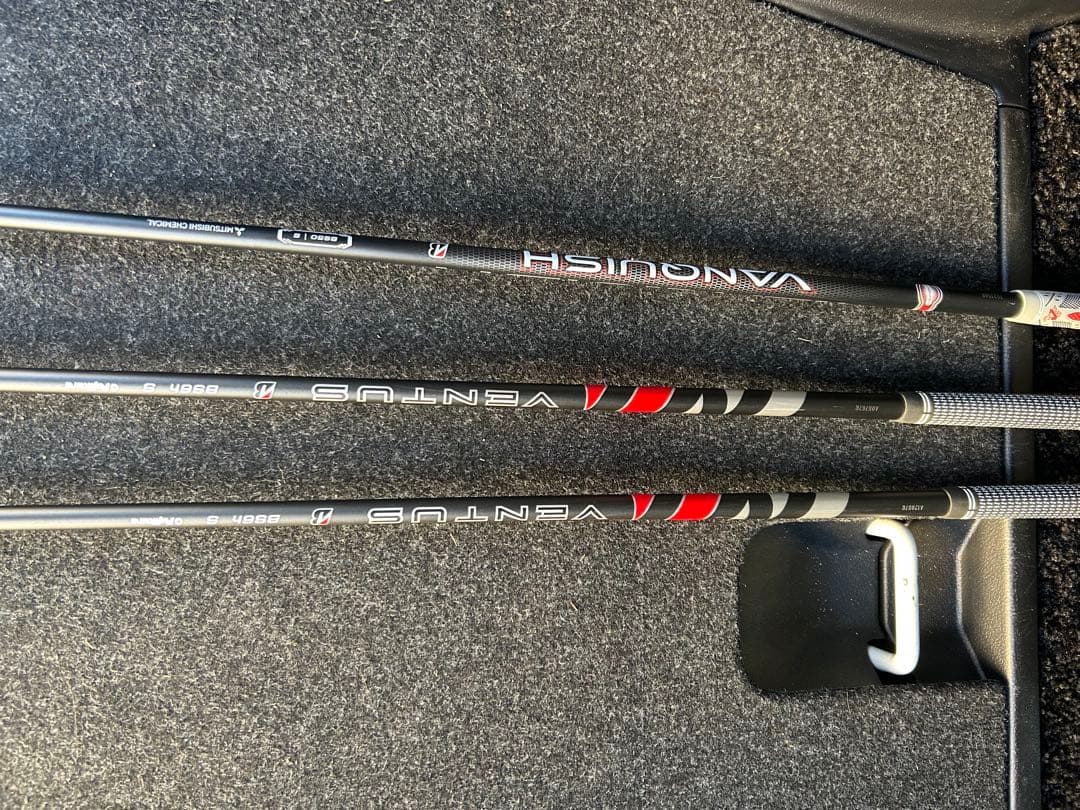 ブリヂストンgolfクラブセット一式、キャディバッグ付　他