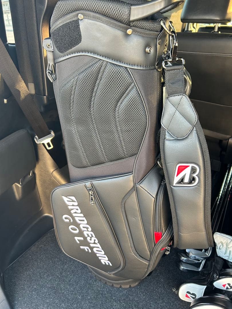 ブリヂストンgolfクラブセット一式、キャディバッグ付　他