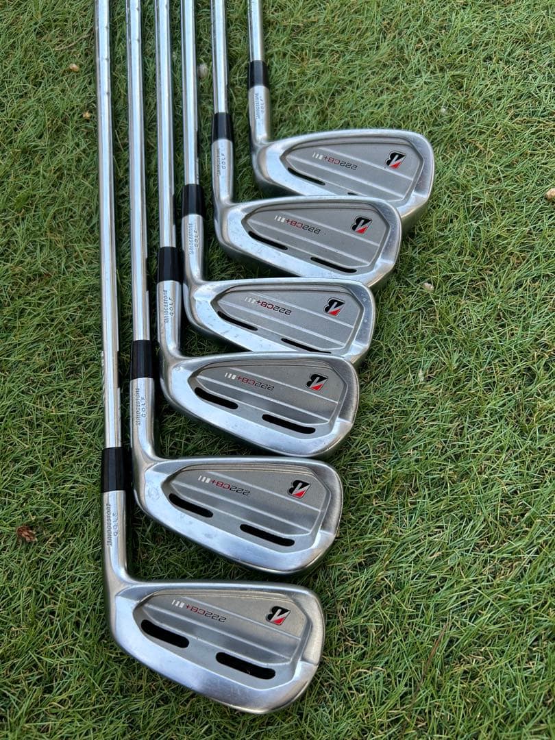ブリヂストンgolfクラブセット一式、キャディバッグ付　他