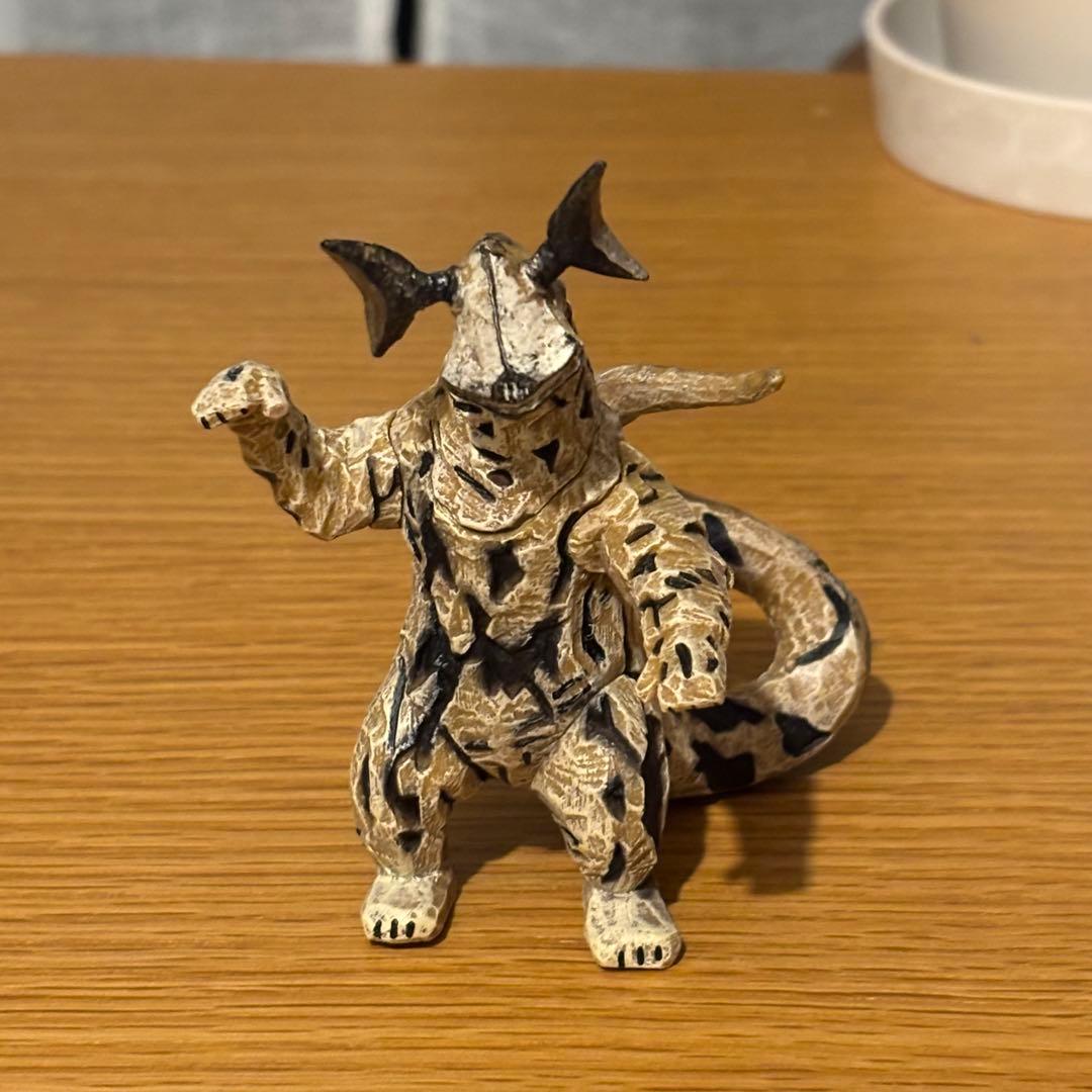 t*e様 はしもとみおのウルトラ怪獣彫ってみた。01 ＆ 02 ギャンゴ以外の7