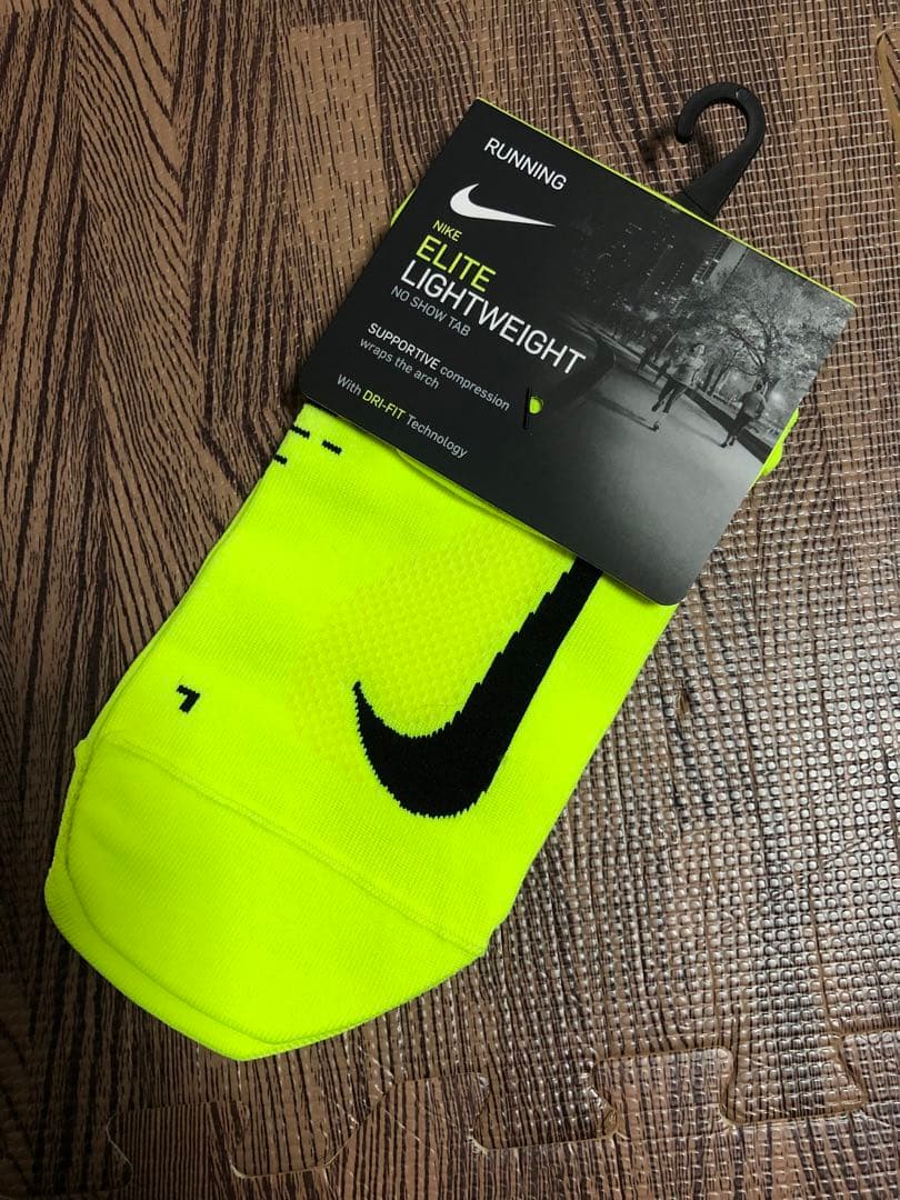 「新品」NIKEトレイルランニングショートパンツ