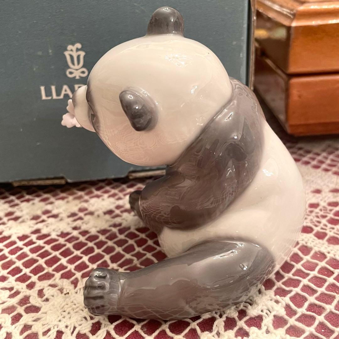 新品　未使用　リヤドロ　パンダ　箱付き　スペイン製　陶器人形　白磁　置物