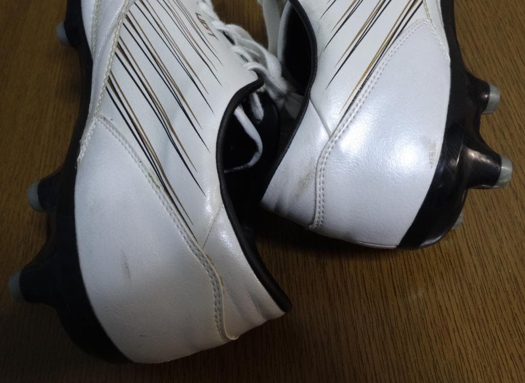 UMBRO サッカースパイク UU2UJA01WG アクセレイター F-LASH