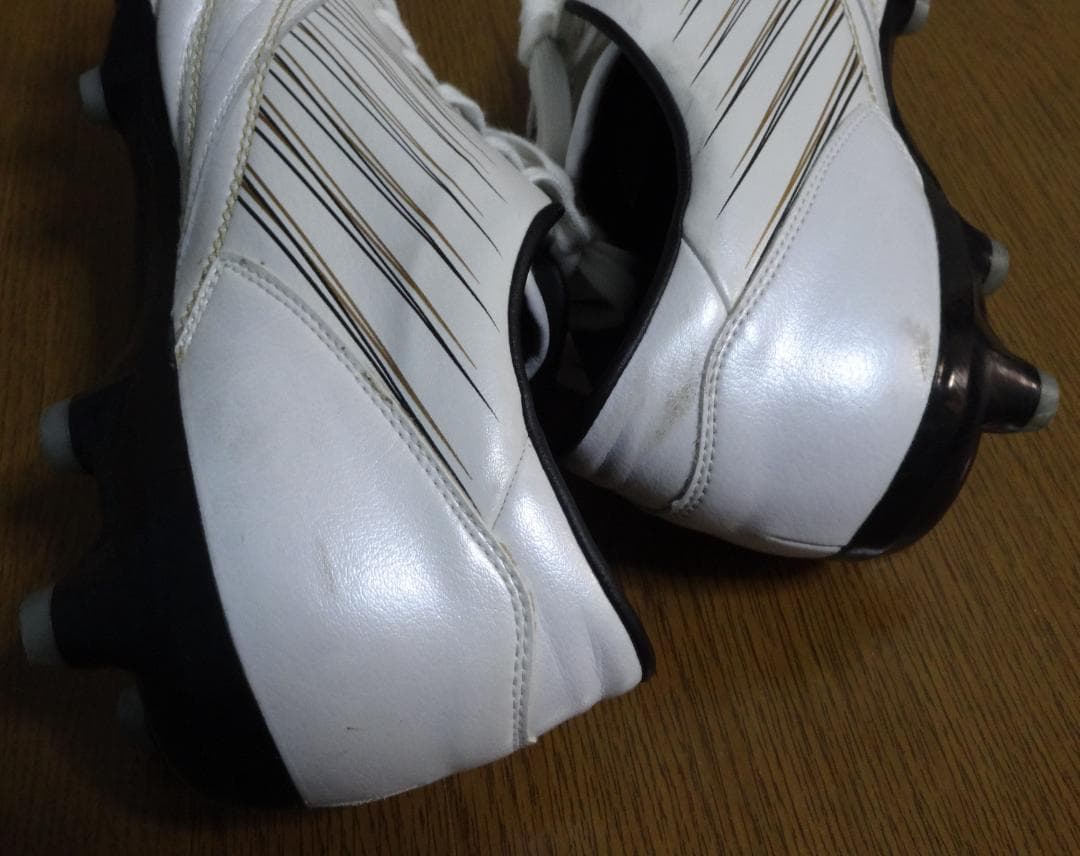 UMBRO サッカースパイク UU2UJA01WG アクセレイター F-LASH