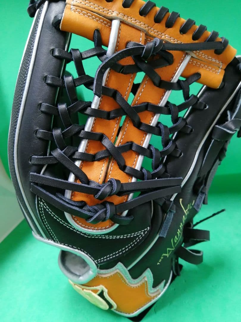 16.Wilsonワナビー軟式グラブ