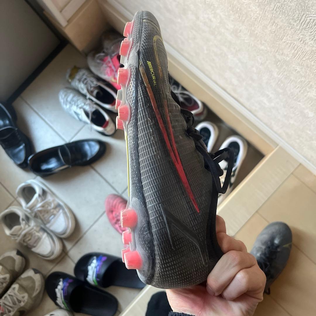 Nike スパイクシューズ ブラック/レッド/イエロー
