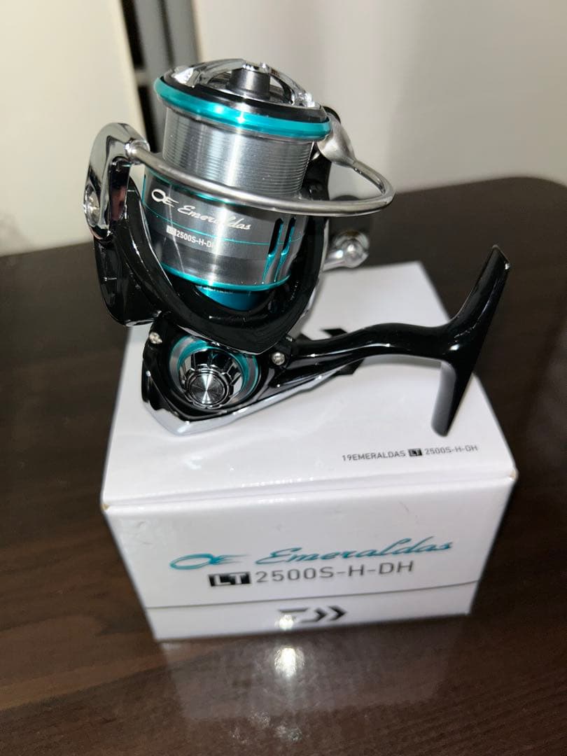 Daiwa エメラルダスLT2500S-H-DH リール