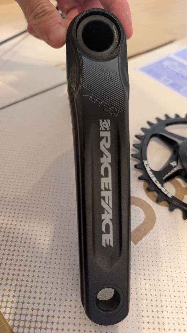 RACEFACE クランクセット ブラック