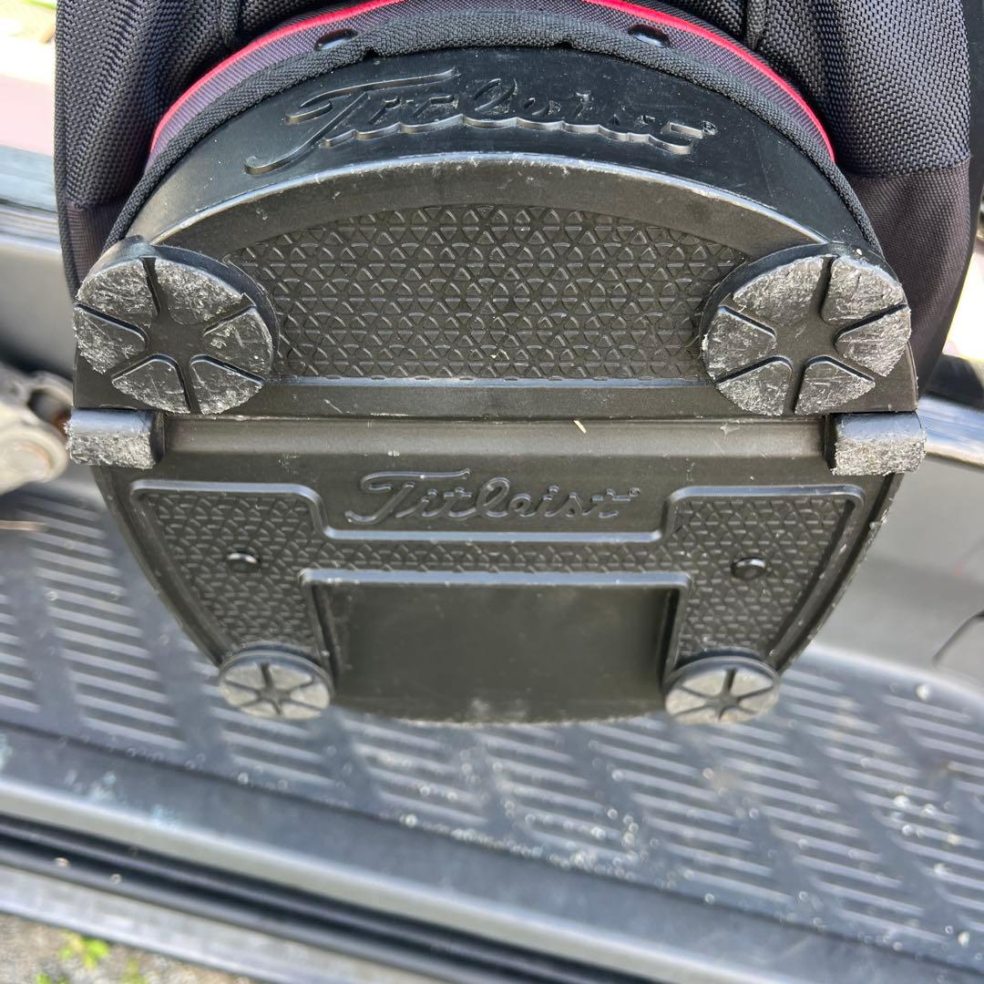 Titleist ゴルフバッグ スタンド付き 黒赤　フードなし