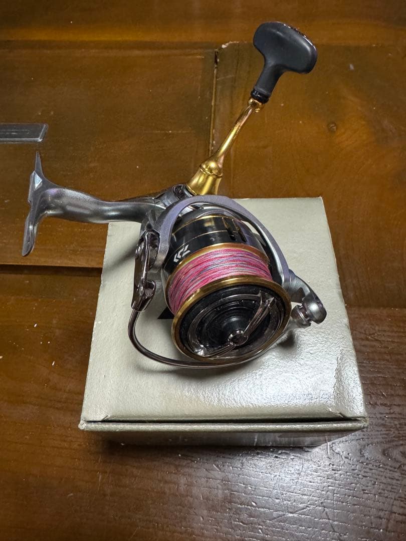 Daiwa FREAMS LT 3000D-C スピニングリール