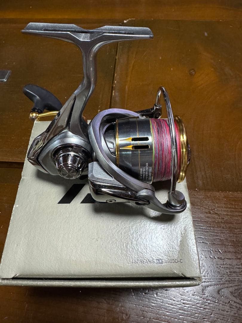 Daiwa FREAMS LT 3000D-C スピニングリール