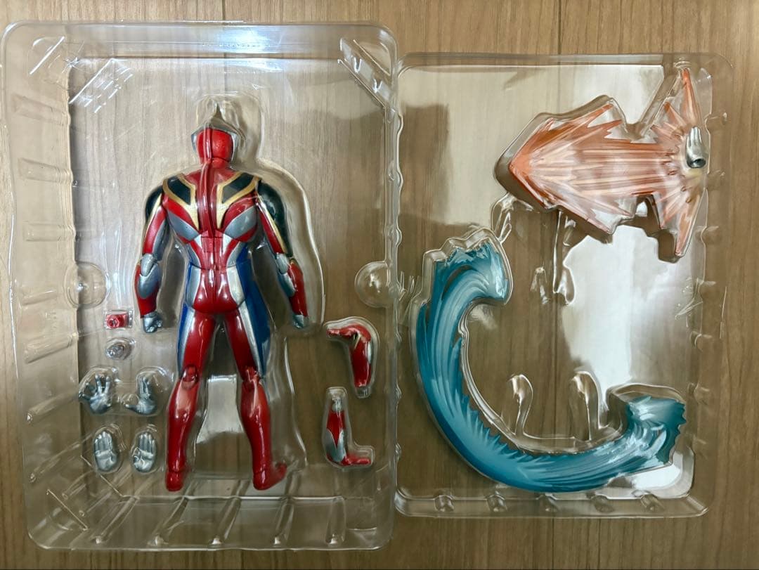 ULTRA-ACT　ウルトラアクト　ウルトラマンガイア　スプリームバージョン