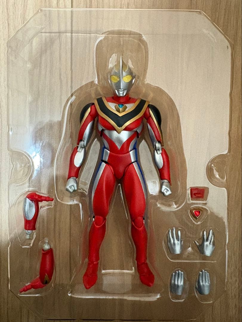 ULTRA-ACT　ウルトラアクト　ウルトラマンガイア　スプリームバージョン