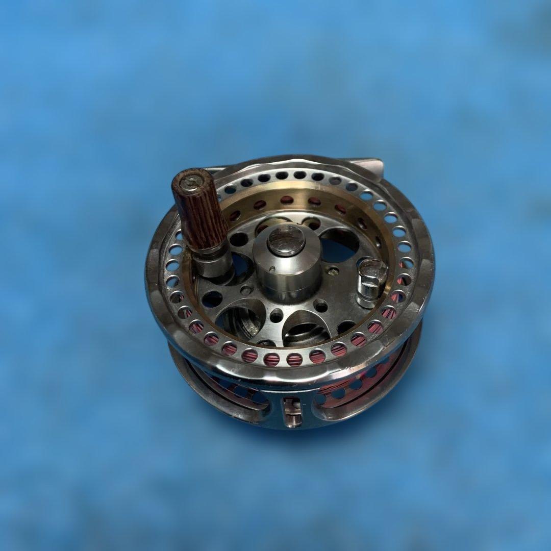 【SHIMANO】鱗夕彩　Esplaty スペシャル67 チヌ釣り用片軸リール