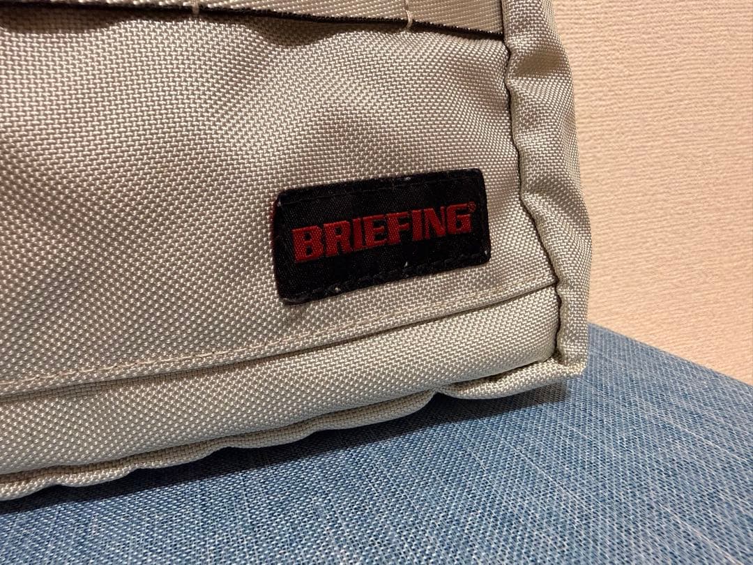 BRIEFING ラウンドバック　シルバートートバッグ