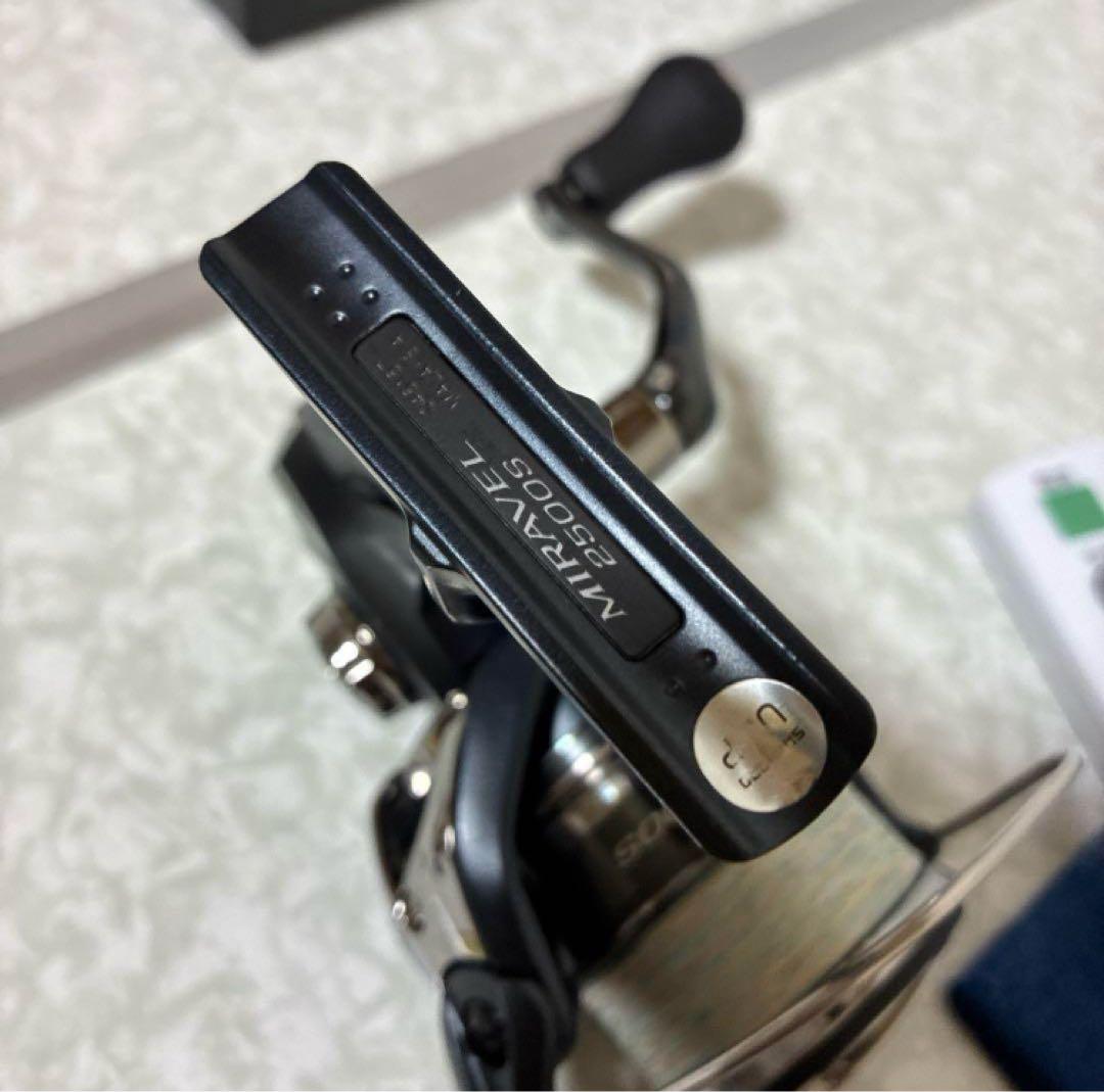 シマノ　ミラベル2500S 【新品】ゴメクサクリールスタンド付き