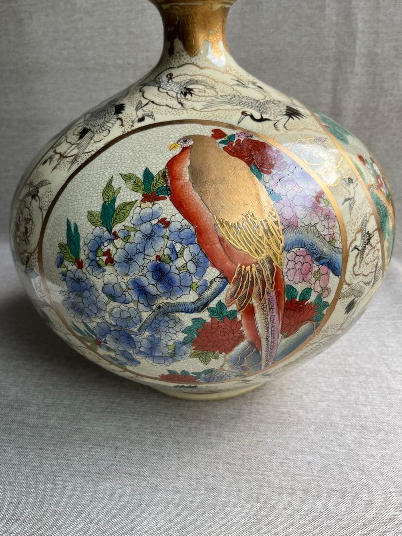 薩摩焼　金襴飾壺　金襴手花鳥　金彩　壺