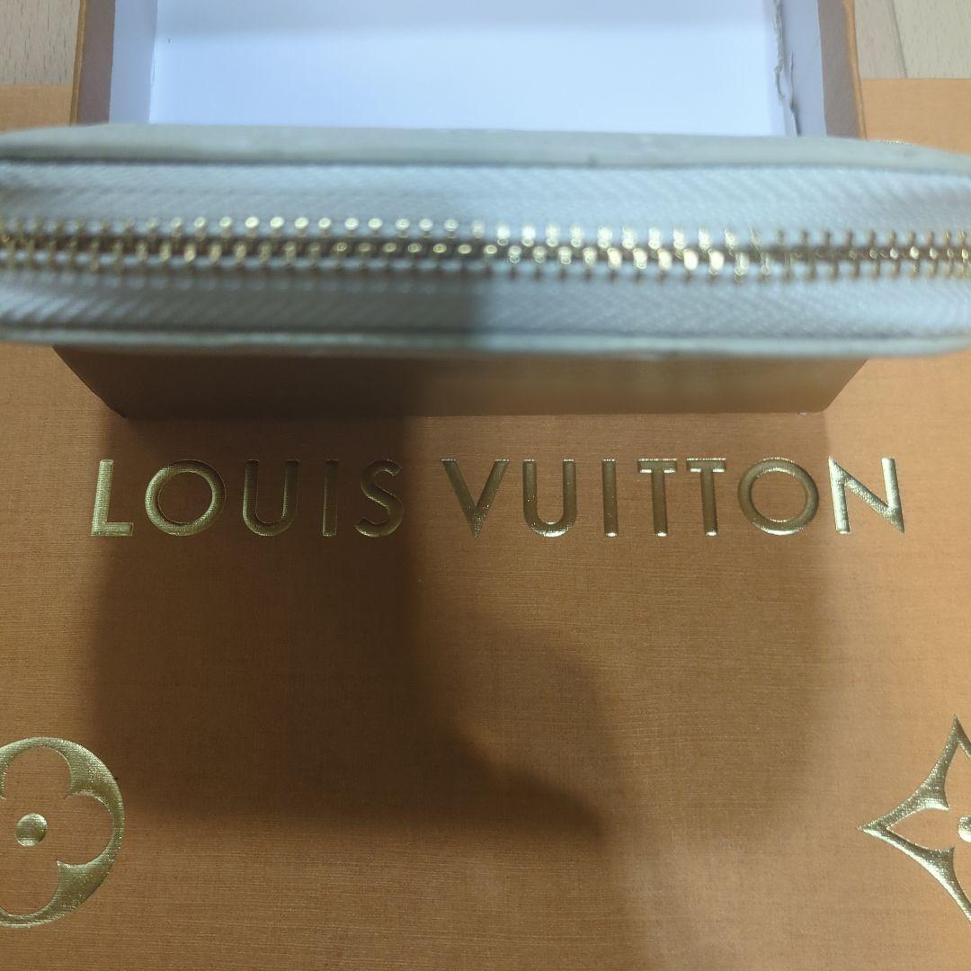 Louis Vuitton ケースホワイト