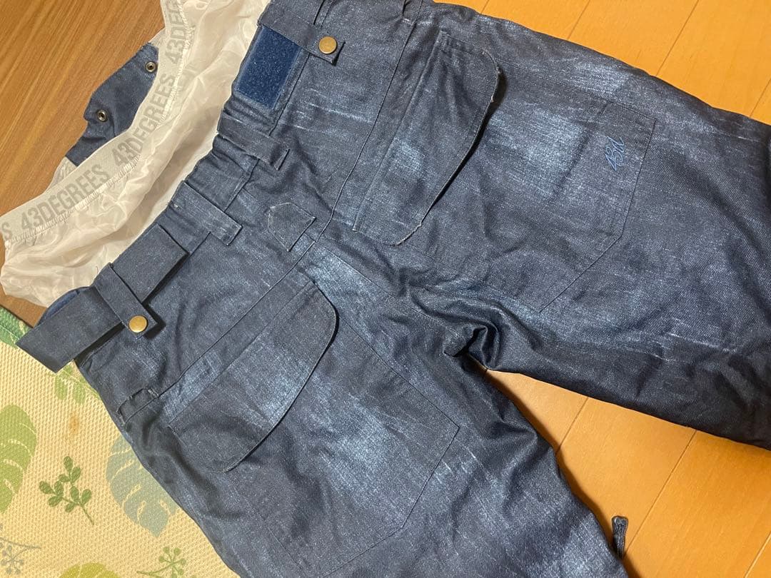 スキー、スノーボード、ウェア☆レディースM☆ 上下セット 43degrees