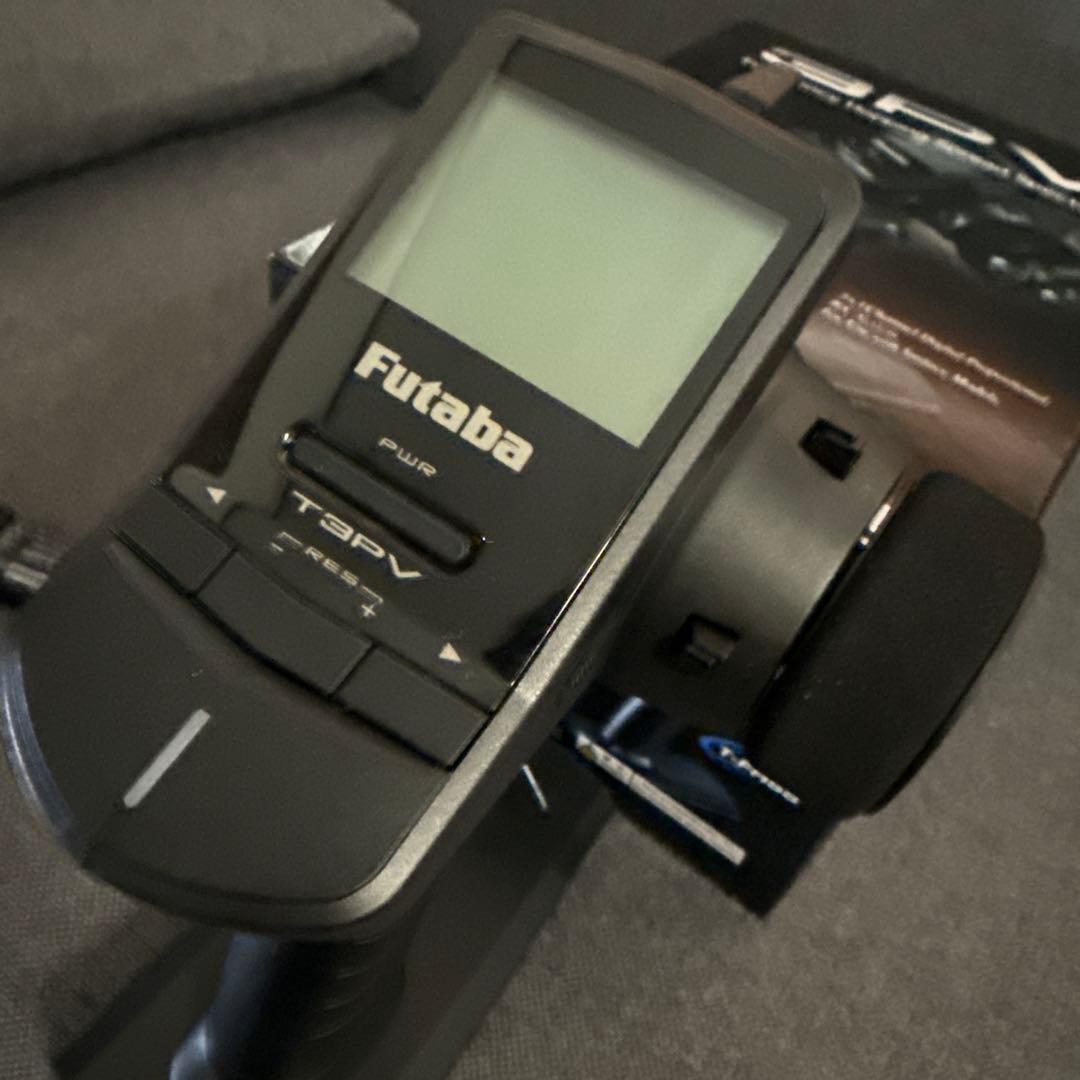 Futaba 3PV ラジコン送信機と受信機セット
