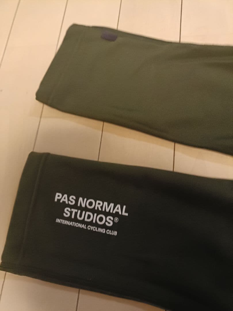 パスノーマルスタジオ ニーウォーマー