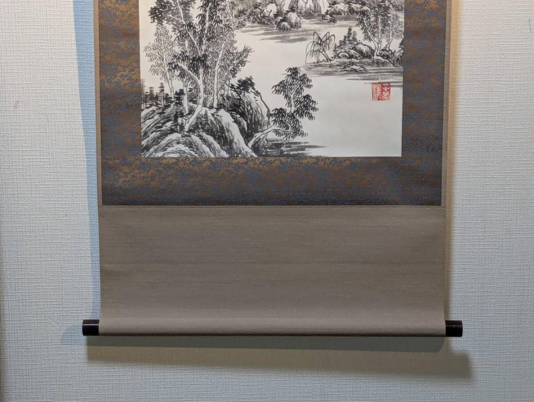 【真作】掛軸　水墨山水図　重なる峰々の幽玄　深山幽谷の景　V180