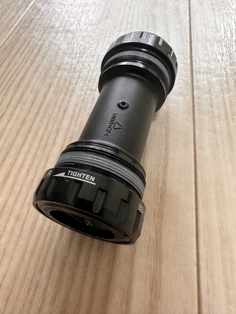 BC1.37 x 24 ROAD ボトムブラケット 新品未使用