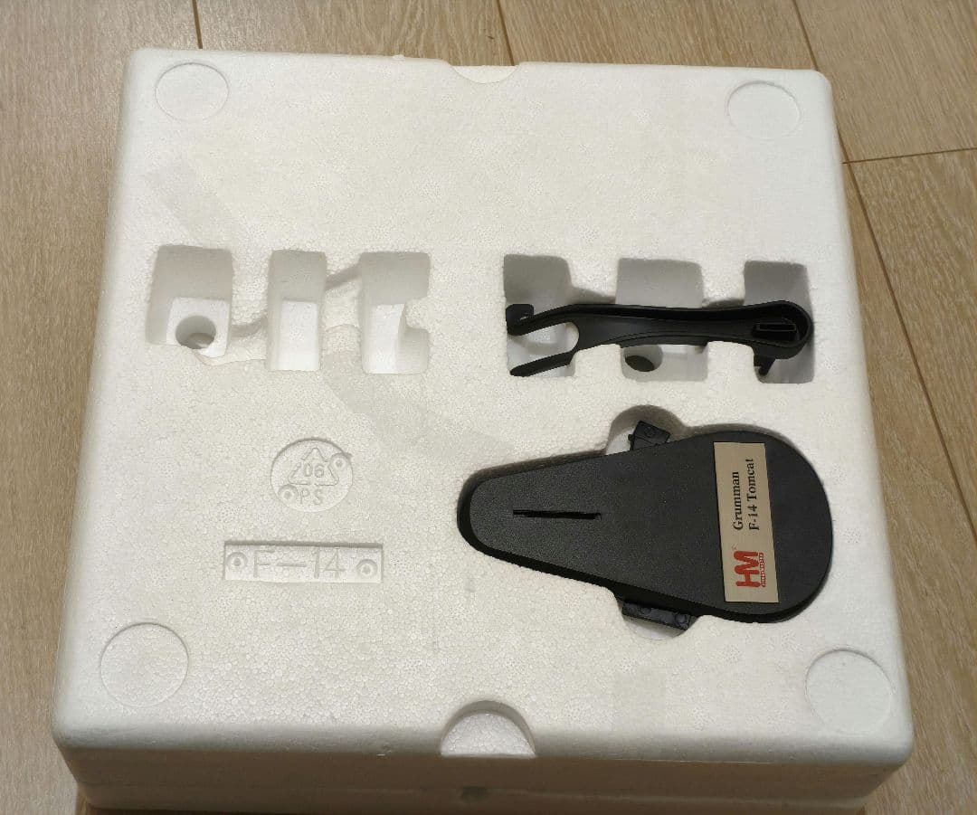 ホビーマスター HA5240 F-14 VF-84 ジョリーロジャース
