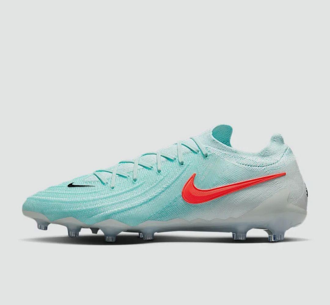 Nike サッカーシューズ　 ファントム GX 2 エリート　AG ローカット