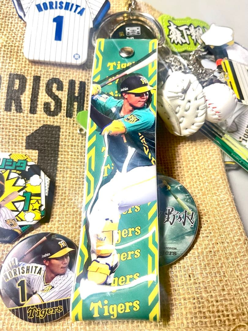 阪神タイガース森下翔太ミニジュードバッグ 缶バッジ チャーム キーホルダーセット