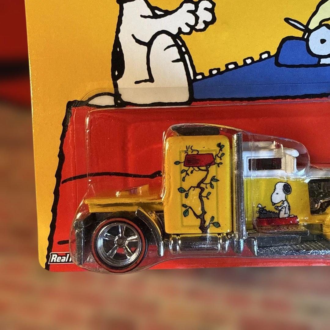 ホットウィール コンボイ カスタム ピーナッツ　snoopy