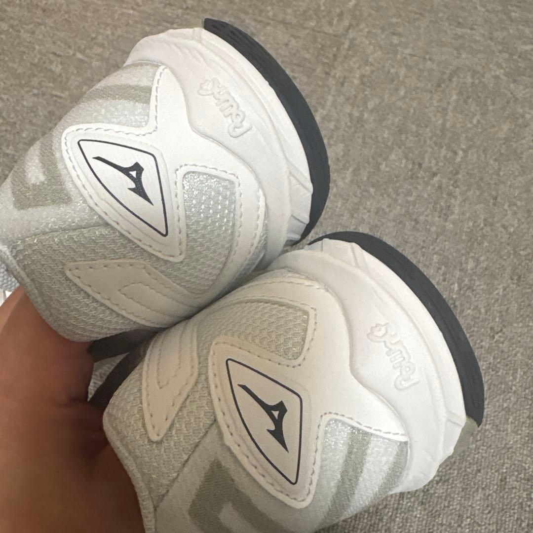 【美品】Mizuno ミズノ　ウエーブクロー　バドミントン　シューズ