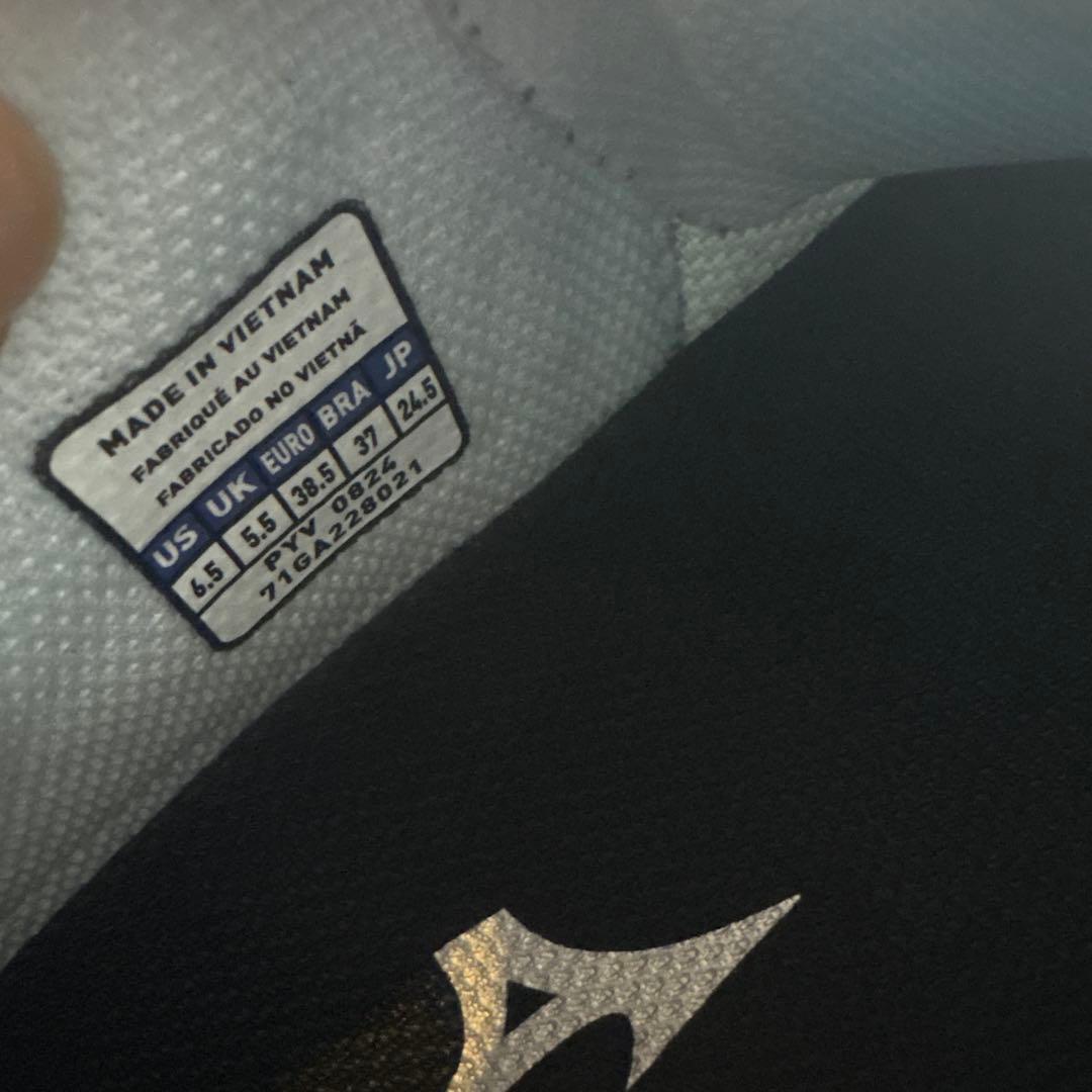【美品】Mizuno ミズノ　ウエーブクロー　バドミントン　シューズ