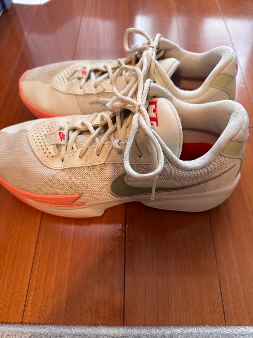 Nike GT カット　シューズ ホワイト/サーモンピンク