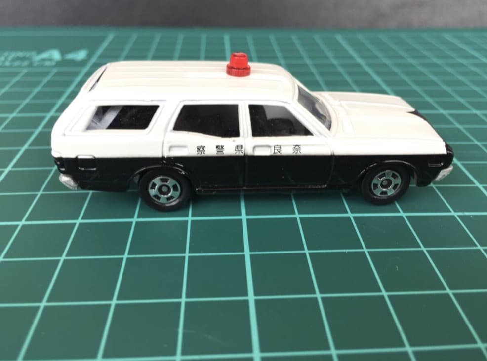 ○[ジール特注 奈良県警察 超美品激レア] トミカ 日産グロリアバン パトロール