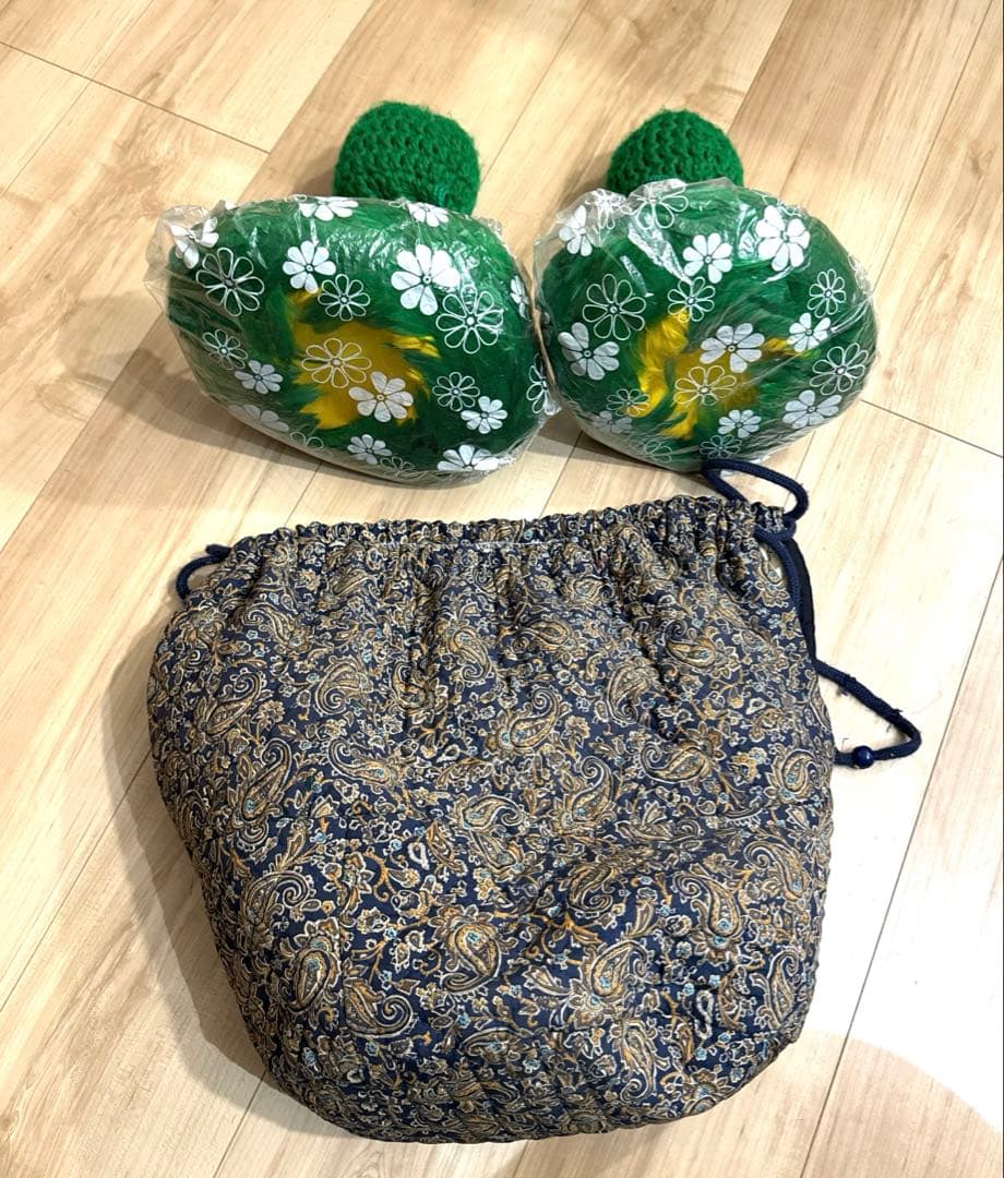 フラダンス用楽器ウリウリ　緑色の羽毛マラカス