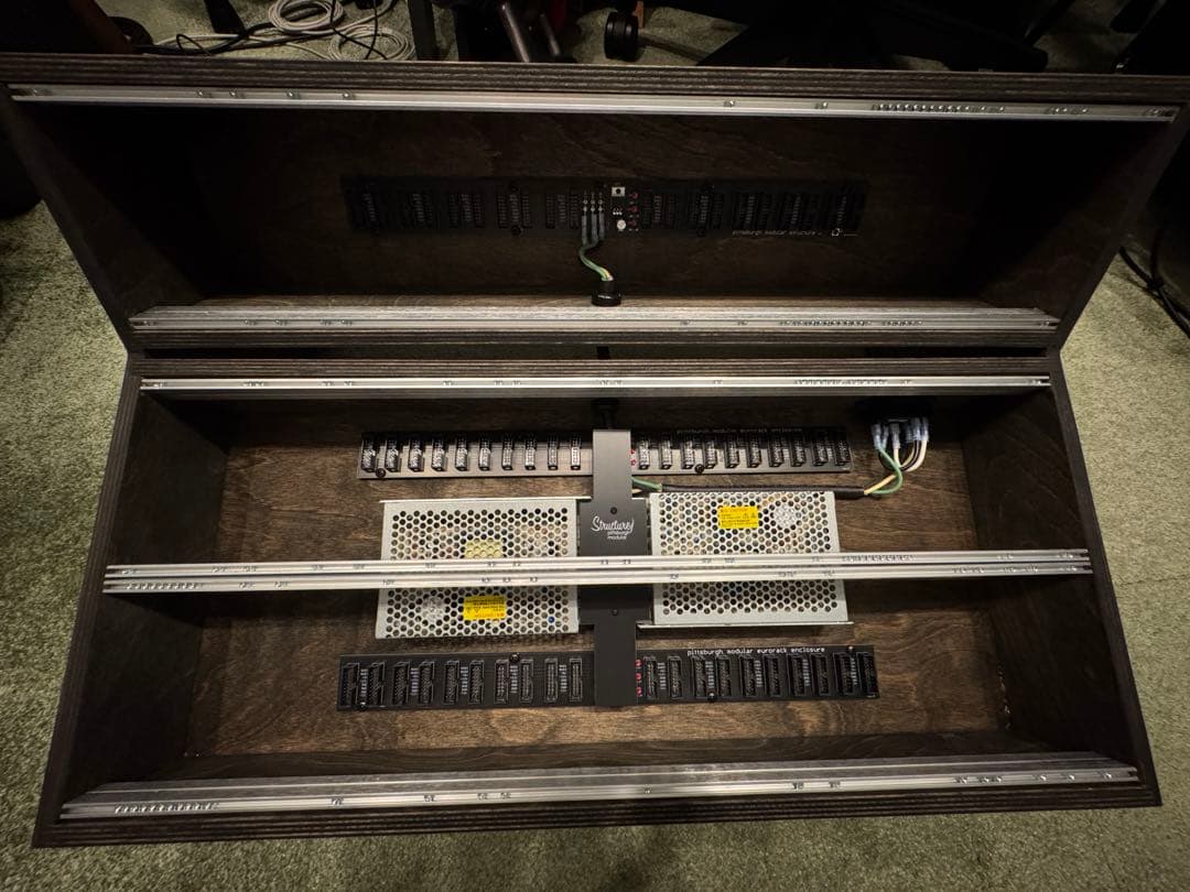 【美品】Pittsburgh Modular モジュラーシンセ ケース124HP