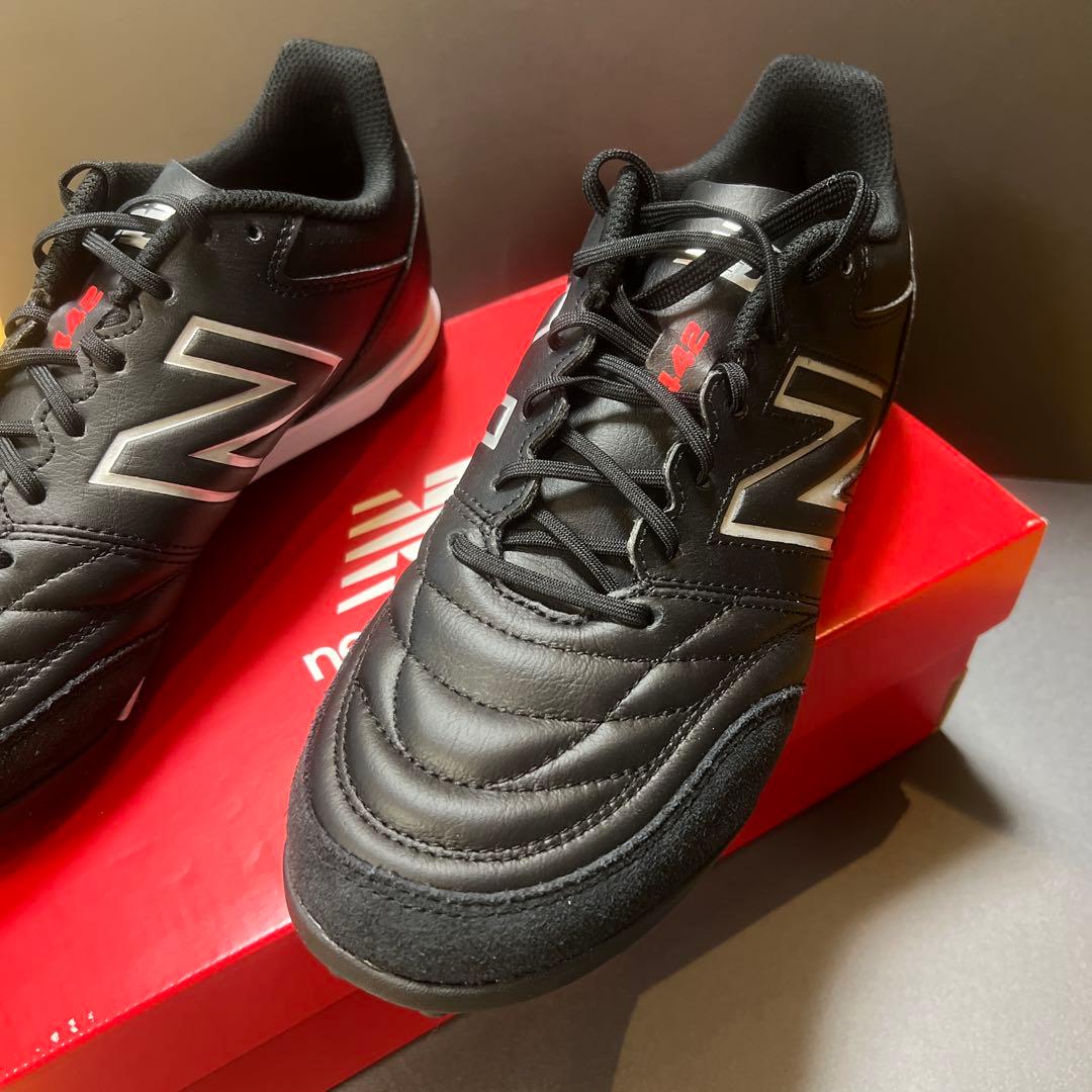 New Balance 442 V2ブラック サッカーシューズ