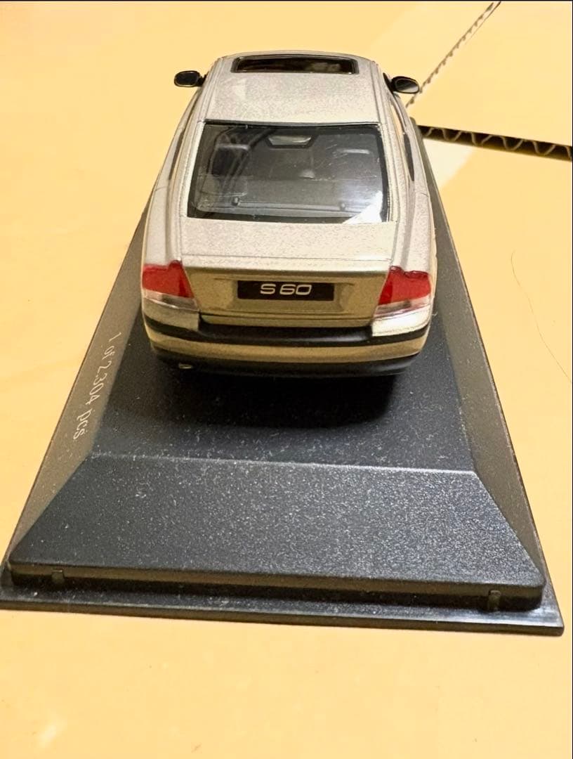 Volvo S60 ミニカー ディーラー限定版 1/43