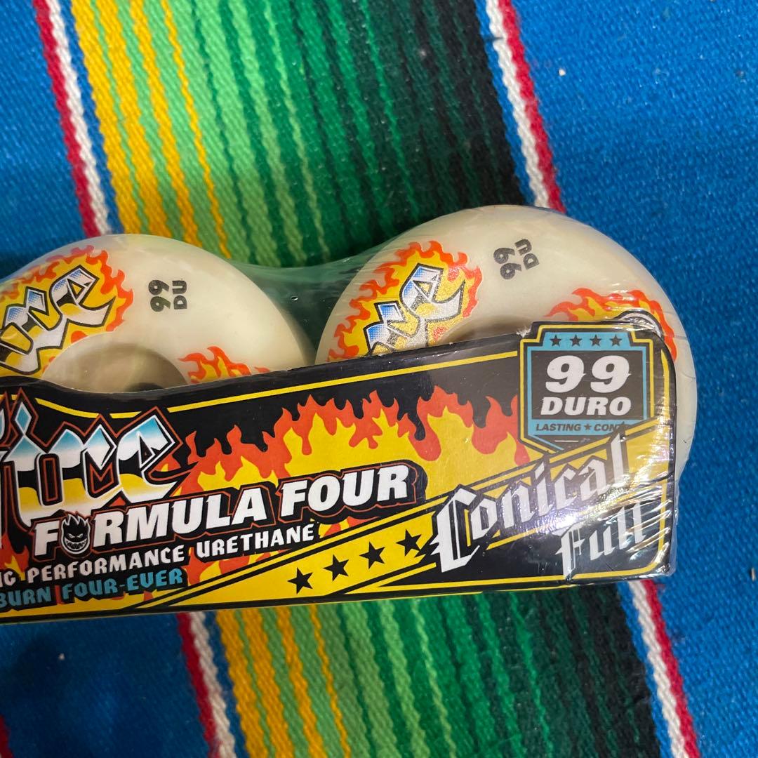 Spitfire Formula Four 56mm 99D ウィール 4個入り