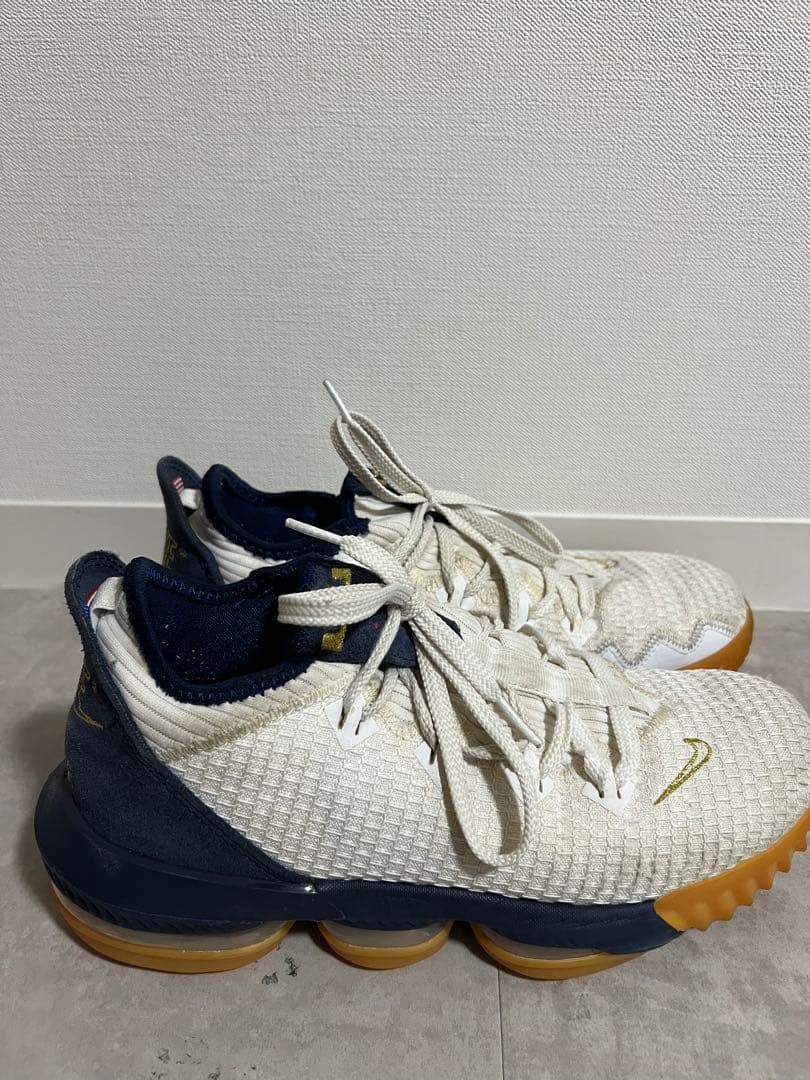 Nike LeBron16 Low \"Olympic\" バスケットボールシューズ