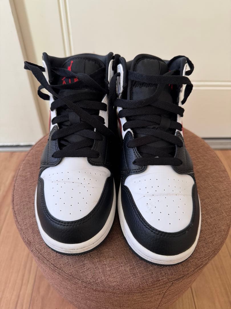 シューズ(女性用) NIKE AIR JORDAN 1 MID BLACK/CHILE