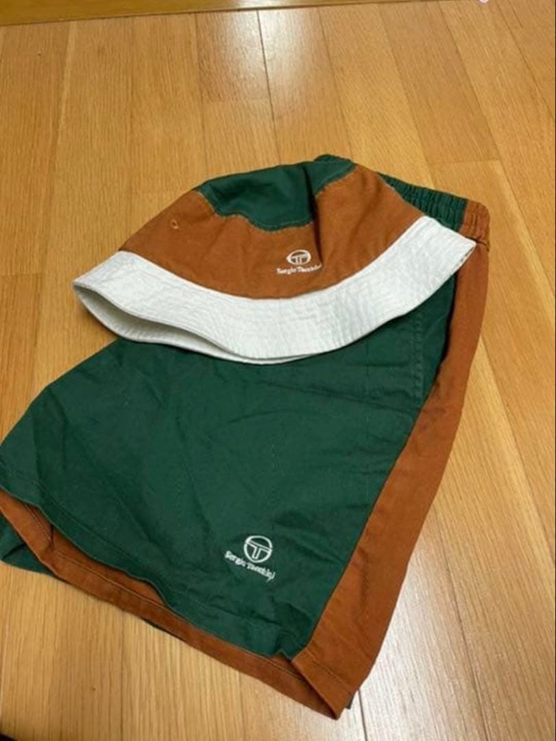 アフターテニスに　Sergio Tacchiniハーフパンツとハットのセット売り