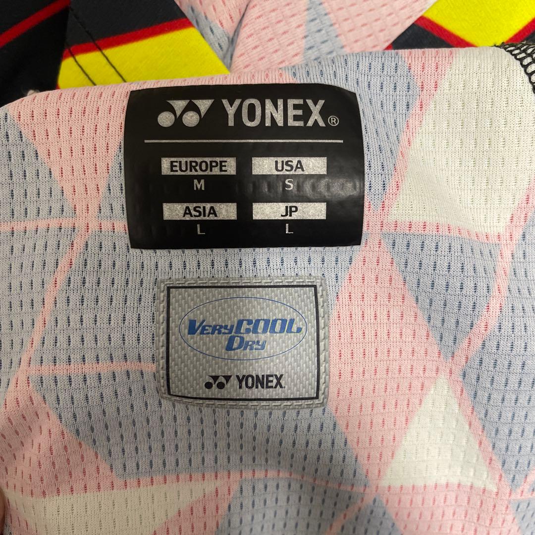 YONEX ハーフパンツ Lサイズ レッド/イエロー