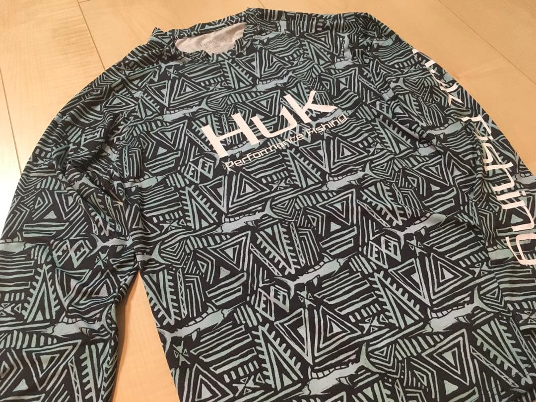 Huk Fishingフィッシングシャツ 総柄 カジキ M（L） 美品