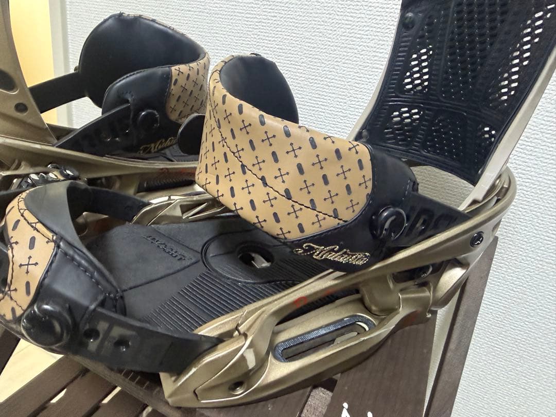 BURTON MALAVITA EST Ｓサイズ　ビス付