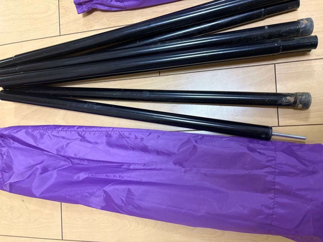 紫と緑の大型タープ