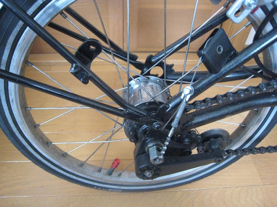 台湾ブロンプトン　レッド