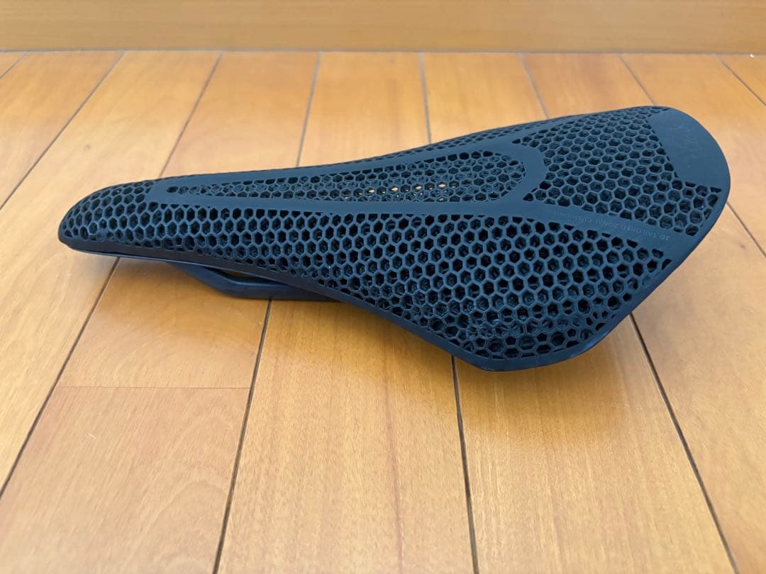 フィジーク　サドル　VENTO ARGO R1 ADAPTIVE 140mm
