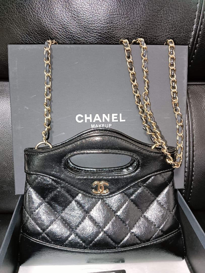 CHANEL　ブラック　ショルダーバッグ　ノベルティ